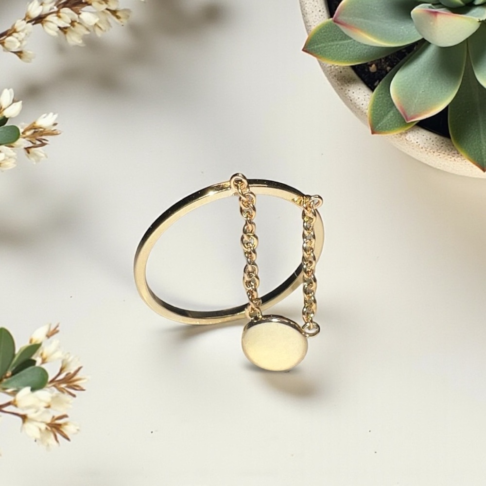Elegant Gold Chain Charm Ring